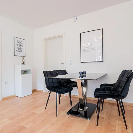 Euphoras - Ausgestattete Mit 105 Qm Und 3 Schlafzimmern *